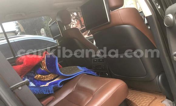 Nunua Mpya Toyota Land Cruiser Prado Nyeusi Gari ndani ya Kampala nchini Uganda Nunua Mpya Toyota Land Cruiser Prado Nyeusi Gari ndani ya Kampala nchini Uganda