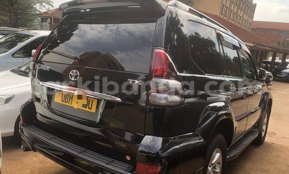 Nunua Ilio tumika Toyota Land Cruiser Prado Nyeusi Gari ndani ya Kampala nchini Uganda Nunua Ilio tumika Toyota Land Cruiser Prado Nyeusi Gari ndani ya Kampala nchini Uganda