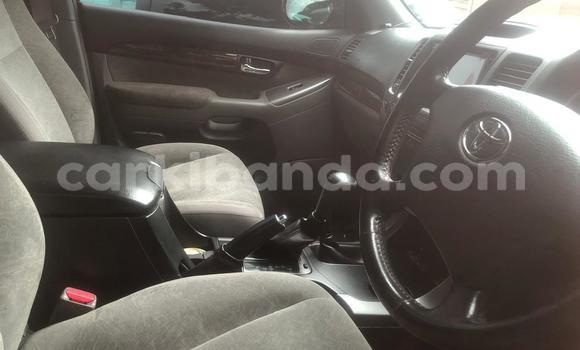 Nunua Ilio tumika Toyota Land Cruiser Prado Nyeusi Gari ndani ya Kampala nchini Uganda Nunua Ilio tumika Toyota Land Cruiser Prado Nyeusi Gari ndani ya Kampala nchini Uganda