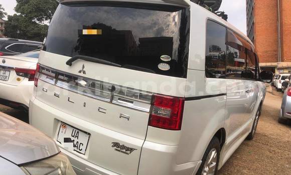 Buy New Mitsubishi Delica Silver Car in Kampala in Uganda Buy New Mitsubishi Delica Silver Car in Kampala in Uganda