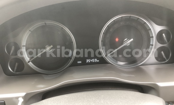 Nunua Mpya Toyota Land Cruiser Nyeupe Gari ndani ya Kampala nchini Uganda Nunua Mpya Toyota Land Cruiser Nyeupe Gari ndani ya Kampala nchini Uganda