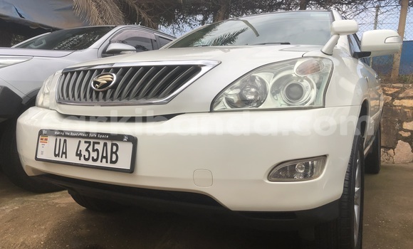 Nunua Mpya Toyota Harrier Nyeupe Gari ndani ya Kampala nchini Uganda Nunua Mpya Toyota Harrier Nyeupe Gari ndani ya Kampala nchini Uganda