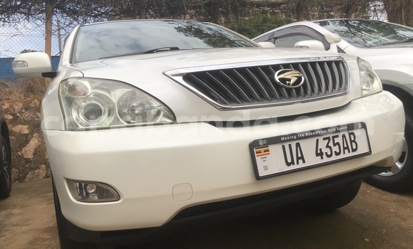 Nunua Mpya Toyota Harrier Nyeupe Gari ndani ya Kampala nchini Uganda Nunua Mpya Toyota Harrier Nyeupe Gari ndani ya Kampala nchini Uganda