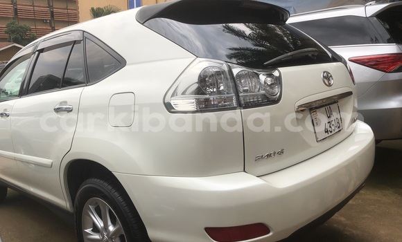 Nunua Mpya Toyota Harrier Nyeupe Gari ndani ya Kampala nchini Uganda Nunua Mpya Toyota Harrier Nyeupe Gari ndani ya Kampala nchini Uganda
