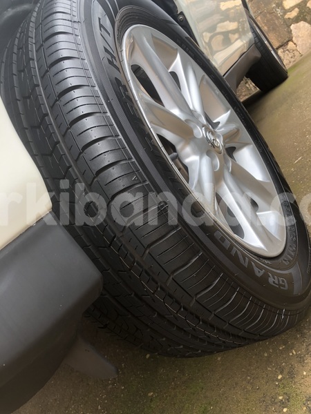 Big with watermark toyota harrier uganda kampala 25723