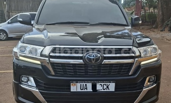 Nunua Mpya Toyota Land Cruiser Nyeusi Gari ndani ya Kampala nchini Uganda Nunua Mpya Toyota Land Cruiser Nyeusi Gari ndani ya Kampala nchini Uganda