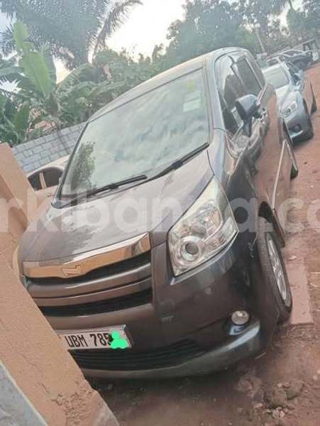 Big with watermark toyota hilux uganda kabale 25732