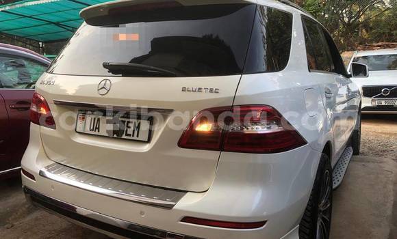Acheter Neuf Voiture Mercedes‒Benz ML–Class Blanc à Kampala, Ouganda Acheter Neuf Voiture Mercedes‒Benz ML–Class Blanc à Kampala, Ouganda