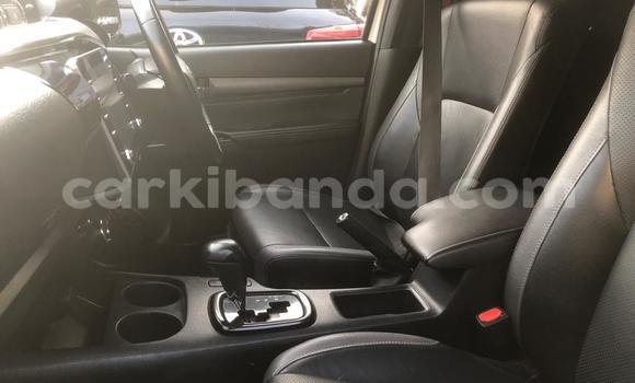 Acheter Neuf Voiture Toyota Hiluxe Revo Blanc à Kampala, Ouganda Acheter Neuf Voiture Toyota Hiluxe Revo Blanc à Kampala, Ouganda