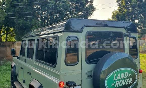 Acheter Neuf Voiture Land Rover Defender Vert à Kampala, Ouganda Acheter Neuf Voiture Land Rover Defender Vert à Kampala, Ouganda