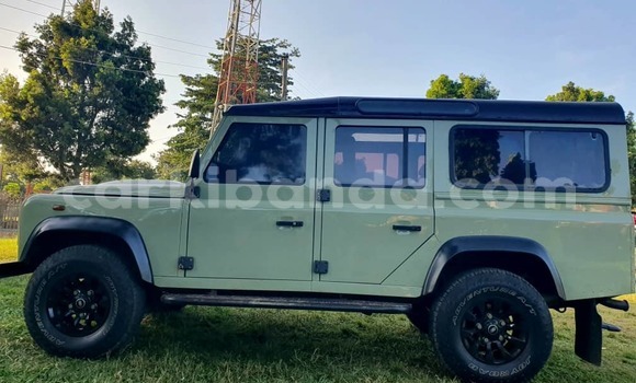 Acheter Neuf Voiture Land Rover Defender Vert à Kampala, Ouganda Acheter Neuf Voiture Land Rover Defender Vert à Kampala, Ouganda