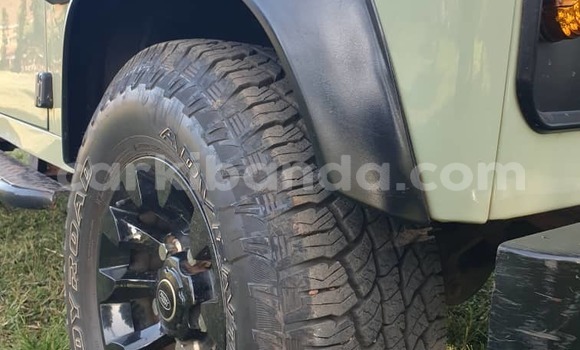 Acheter Neuf Voiture Land Rover Defender Vert à Kampala, Ouganda Acheter Neuf Voiture Land Rover Defender Vert à Kampala, Ouganda