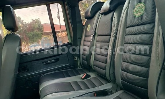 Acheter Neuf Voiture Land Rover Defender Vert à Kampala, Ouganda Acheter Neuf Voiture Land Rover Defender Vert à Kampala, Ouganda