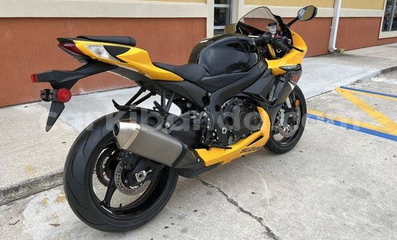 Buy Used Suzuki GSX–R Red Bike in Apac in Northern