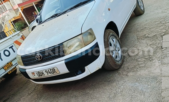 Acheter Occasion Voiture Toyota Probox Blanc à Kampala, Ouganda Acheter Occasion Voiture Toyota Probox Blanc à Kampala, Ouganda