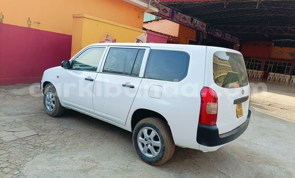Acheter Occasion Voiture Toyota Probox Blanc à Kampala, Ouganda Acheter Occasion Voiture Toyota Probox Blanc à Kampala, Ouganda