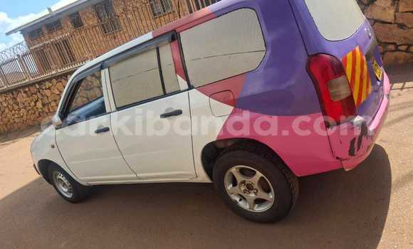 Acheter Occasion Voiture Toyota Probox Blanc à Kampala, Ouganda Acheter Occasion Voiture Toyota Probox Blanc à Kampala, Ouganda