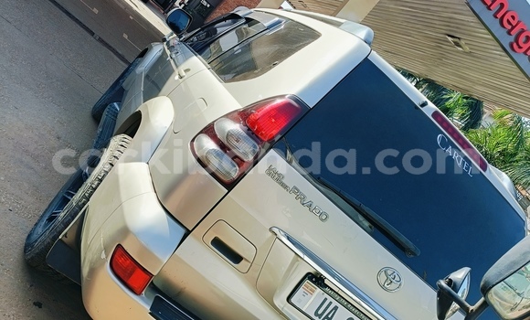 Acheter Occasion Voiture Toyota Land Cruiser Prado Beige à Kampala, Ouganda Acheter Occasion Voiture Toyota Land Cruiser Prado Beige à Kampala, Ouganda