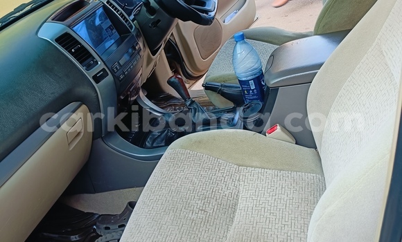 Acheter Occasion Voiture Toyota Land Cruiser Prado Beige à Kampala, Ouganda Acheter Occasion Voiture Toyota Land Cruiser Prado Beige à Kampala, Ouganda