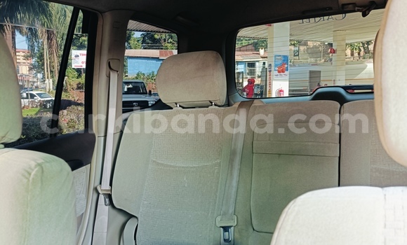 Acheter Occasion Voiture Toyota Land Cruiser Prado Beige à Kampala, Ouganda Acheter Occasion Voiture Toyota Land Cruiser Prado Beige à Kampala, Ouganda