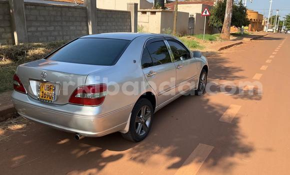 Gura Yakoze Toyota Brevis Silver Imodoka i Kampala mu Uganda Gura Yakoze Toyota Brevis Silver Imodoka i Kampala mu Uganda