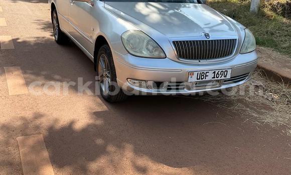 Gura Yakoze Toyota Brevis Silver Imodoka i Kampala mu Uganda Gura Yakoze Toyota Brevis Silver Imodoka i Kampala mu Uganda