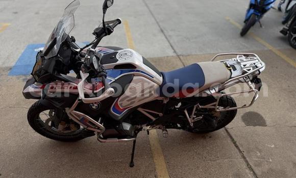 Gura Yakoze BMW R1200GS Adventure Beige Bike i Rukungiri mu Western Gura Yakoze BMW R1200GS Adventure Beige Bike i Rukungiri mu Western