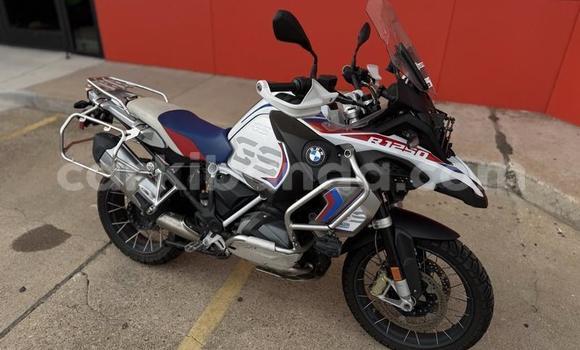 Gura Yakoze BMW R1200GS Adventure Beige Bike i Rukungiri mu Western Gura Yakoze BMW R1200GS Adventure Beige Bike i Rukungiri mu Western