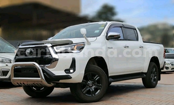 Buy Used Toyota Hiluxe Revo White Car in Kampala in Uganda Buy Used Toyota Hiluxe Revo White Car in Kampala in Uganda
