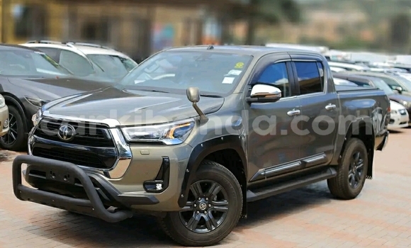 Acheter Occasion Voiture Toyota Hiluxe Revo Beige à Kampala, Ouganda Acheter Occasion Voiture Toyota Hiluxe Revo Beige à Kampala, Ouganda