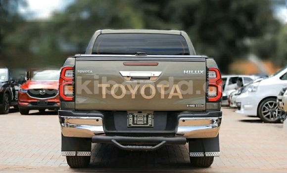 Acheter Occasion Voiture Toyota Hiluxe Revo Beige à Kampala, Ouganda Acheter Occasion Voiture Toyota Hiluxe Revo Beige à Kampala, Ouganda