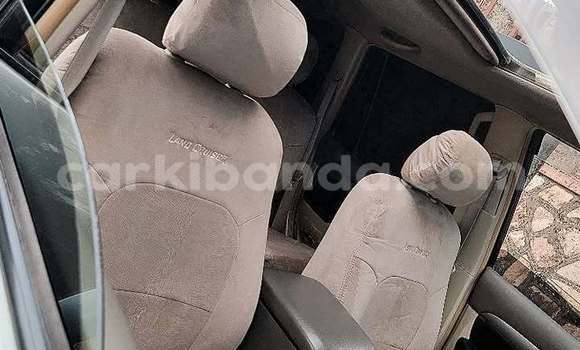 Gura Yakoze Toyota Land Cruiser Other Imodoka i Kampala mu Uganda Gura Yakoze Toyota Land Cruiser Other Imodoka i Kampala mu Uganda