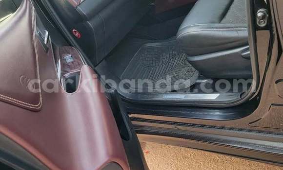 Gura Yakoze Toyota Harrier Black Imodoka i Kampala mu Uganda Gura Yakoze Toyota Harrier Black Imodoka i Kampala mu Uganda