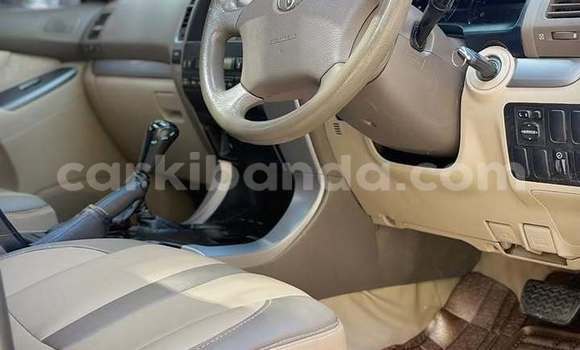 Gura Yakoze Toyota Land Cruiser White Imodoka i Kampala mu Uganda Gura Yakoze Toyota Land Cruiser White Imodoka i Kampala mu Uganda