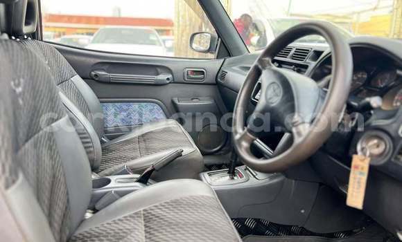 Gura Yakoze Toyota RAV4 Blue Imodoka i Kampala mu Uganda Gura Yakoze Toyota RAV4 Blue Imodoka i Kampala mu Uganda
