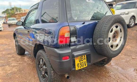 Gura Yakoze Toyota RAV4 Blue Imodoka i Kampala mu Uganda Gura Yakoze Toyota RAV4 Blue Imodoka i Kampala mu Uganda