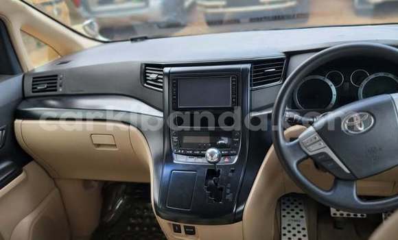 Gura Yakoze Toyota Alphard Other Imodoka i Kampala mu Uganda Gura Yakoze Toyota Alphard Other Imodoka i Kampala mu Uganda