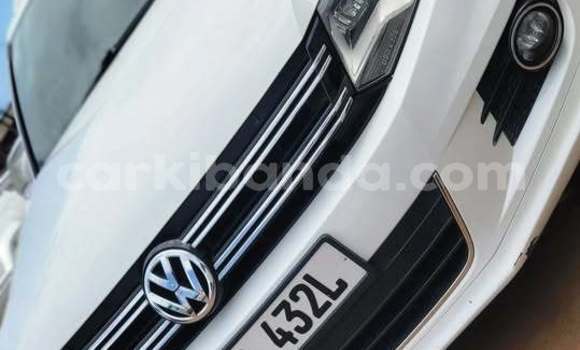 Gura Yakoze Volkswagen Tiguan White Imodoka i Kampala mu Uganda Gura Yakoze Volkswagen Tiguan White Imodoka i Kampala mu Uganda