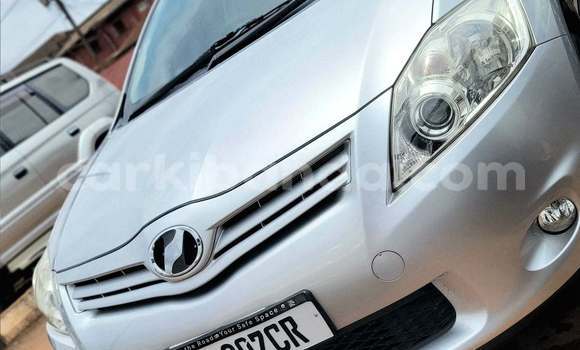 Gura Yakoze Toyota Auris Other Imodoka i Kampala mu Uganda Gura Yakoze Toyota Auris Other Imodoka i Kampala mu Uganda