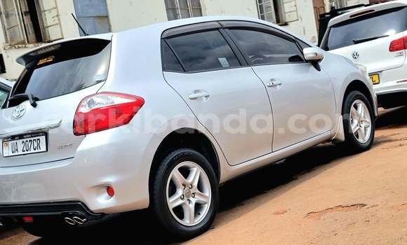 Gura Yakoze Toyota Auris Other Imodoka i Kampala mu Uganda Gura Yakoze Toyota Auris Other Imodoka i Kampala mu Uganda