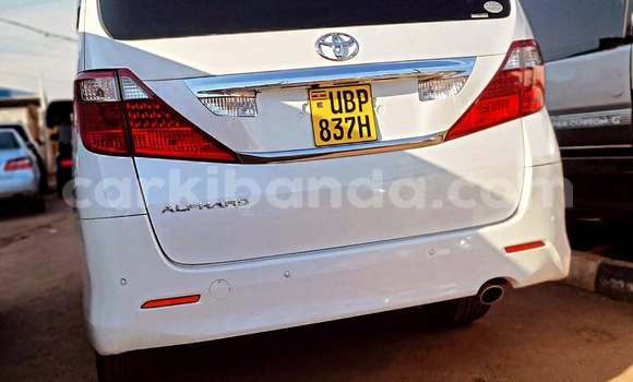 Gura Yakoze Toyota Alphard White Imodoka i Kampala mu Uganda Gura Yakoze Toyota Alphard White Imodoka i Kampala mu Uganda