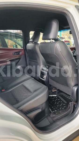 Big with watermark toyota harrier uganda kampala 25789