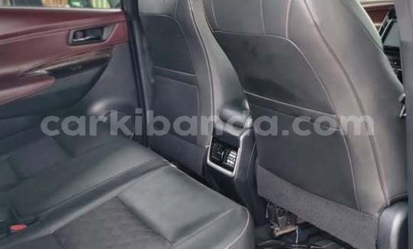 Gura Yakoze Toyota Harrier White Imodoka i Kampala mu Uganda Gura Yakoze Toyota Harrier White Imodoka i Kampala mu Uganda