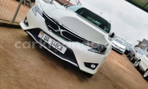 Nunua Ilio tumika Toyota Mark X Nyeupe Gari ndani ya Kampala nchini Uganda Nunua Ilio tumika Toyota Mark X Nyeupe Gari ndani ya Kampala nchini Uganda