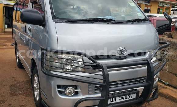 Gura Yakoze Toyota Hiace Other Imodoka i Kampala mu Uganda Gura Yakoze Toyota Hiace Other Imodoka i Kampala mu Uganda