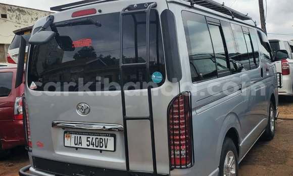 Gura Yakoze Toyota Hiace Other Imodoka i Kampala mu Uganda Gura Yakoze Toyota Hiace Other Imodoka i Kampala mu Uganda