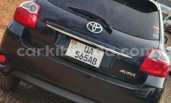 Gura Yakoze Toyota Auris Black Imodoka i Kampala mu Uganda Gura Yakoze Toyota Auris Black Imodoka i Kampala mu Uganda