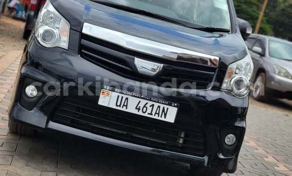 Gura Yakoze Toyota Noah Black Imodoka i Kampala mu Uganda Gura Yakoze Toyota Noah Black Imodoka i Kampala mu Uganda