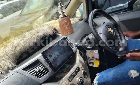 Gura Yakoze Toyota Noah Other Imodoka i Kampala mu Uganda Gura Yakoze Toyota Noah Other Imodoka i Kampala mu Uganda