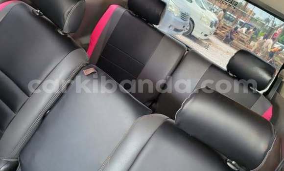 Gura Yakoze Toyota Noah Other Imodoka i Kampala mu Uganda Gura Yakoze Toyota Noah Other Imodoka i Kampala mu Uganda
